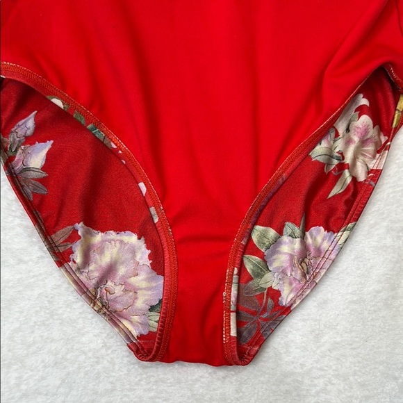 Nine West Red Floral One Piece V-Neck Swimsuit Size S - Picture 9 of 9